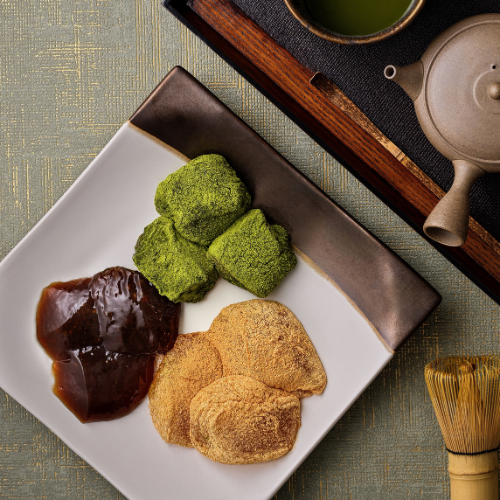 和三盆と宇治抹茶の生わらび餅と黒蜜の盛り合わせ